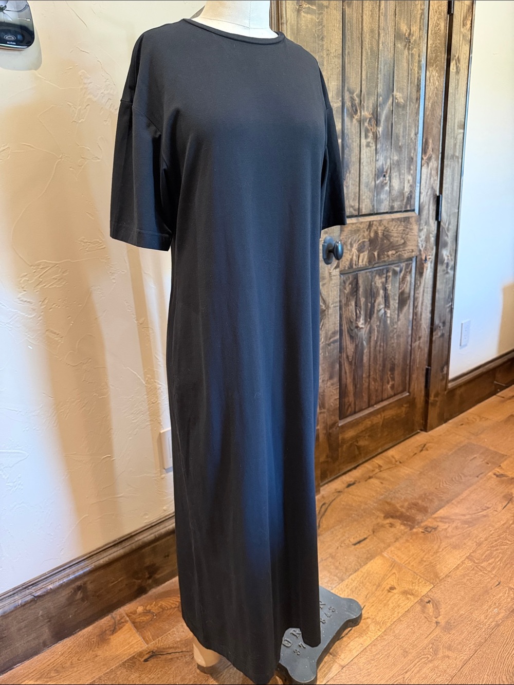 Classic Black Women's Tee Shirt Shift Dress